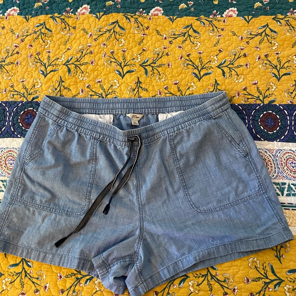 Women’s chambray shorts